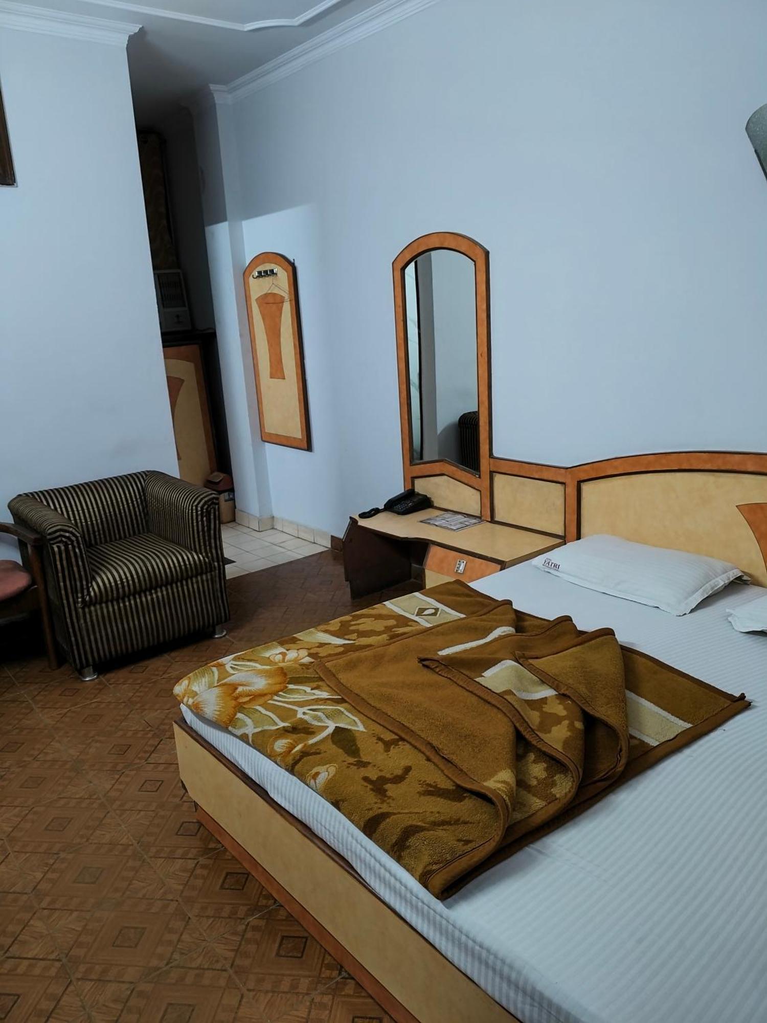 Hotel Yatri International New Delhi Room photo
