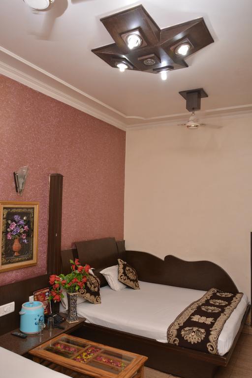 Hotel Yatri International New Delhi Exterior photo