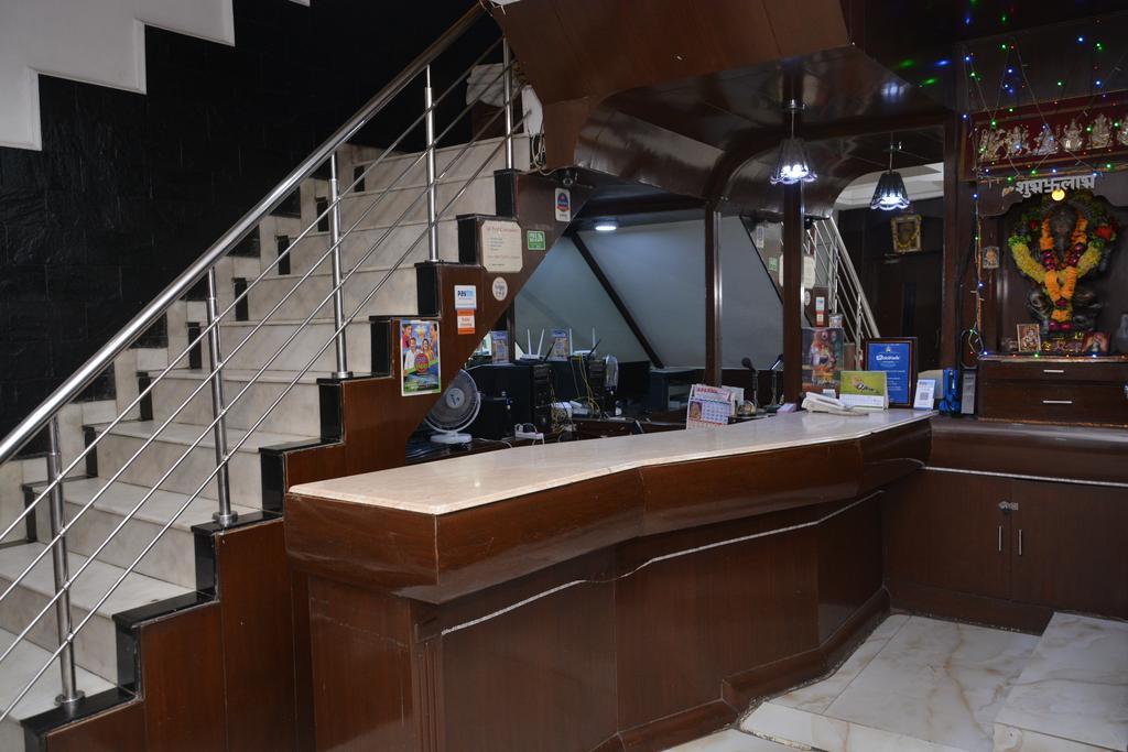 Hotel Yatri International New Delhi Exterior photo